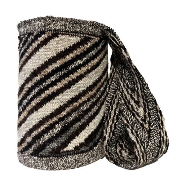 Mochila Arhuaca Pequeña | “Espiral” tejida en lana nativa - Imagen 3