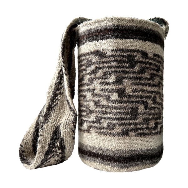 Mochila Arhuaca Grande | “Memoria Ancestral” tejida en lana nativa