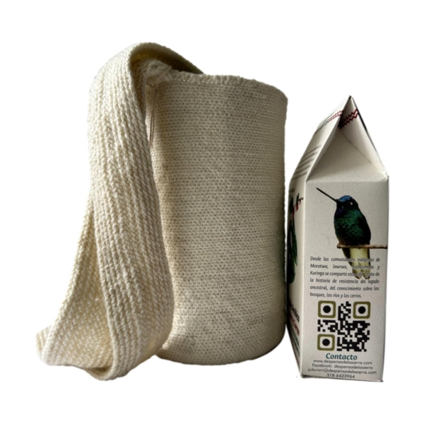 Kit Arhuaco con mochila unicolor tejida a mano y café de origen de la Sierra Nevada