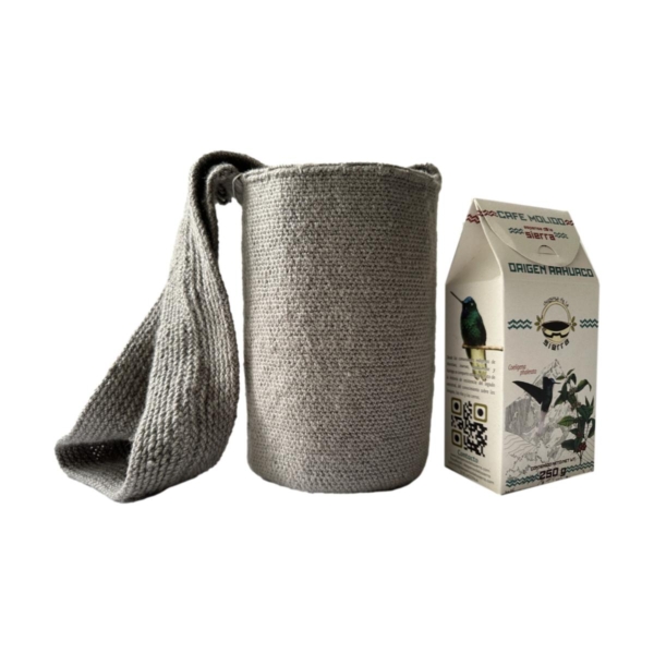 Kit Arhuaco con mochila unicolor tejida a mano y café de origen de la Sierra Nevada