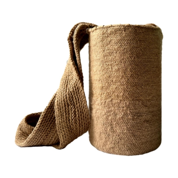 Mochila Arhuaca Pequeña | “Noche de Primavera” tejida en madeja