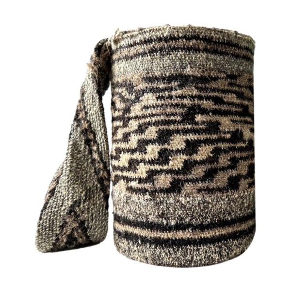 Mochila Arhuaca Mediana | “Memoria Ancestral” tejida en lana nativa