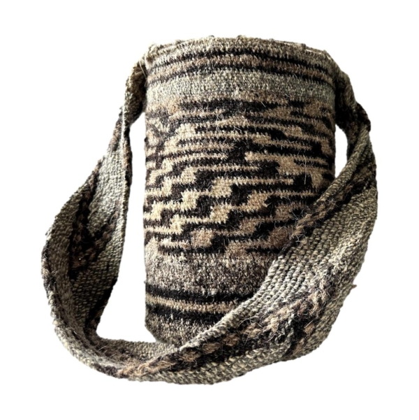 Mochila Arhuaca Mediana | “Memoria Ancestral” tejida en lana nativa - Imagen 2