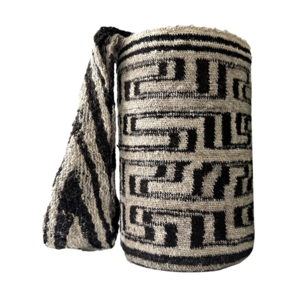 Mochila Arhuaca Grande | "Mariposa" tejida en lana nativa