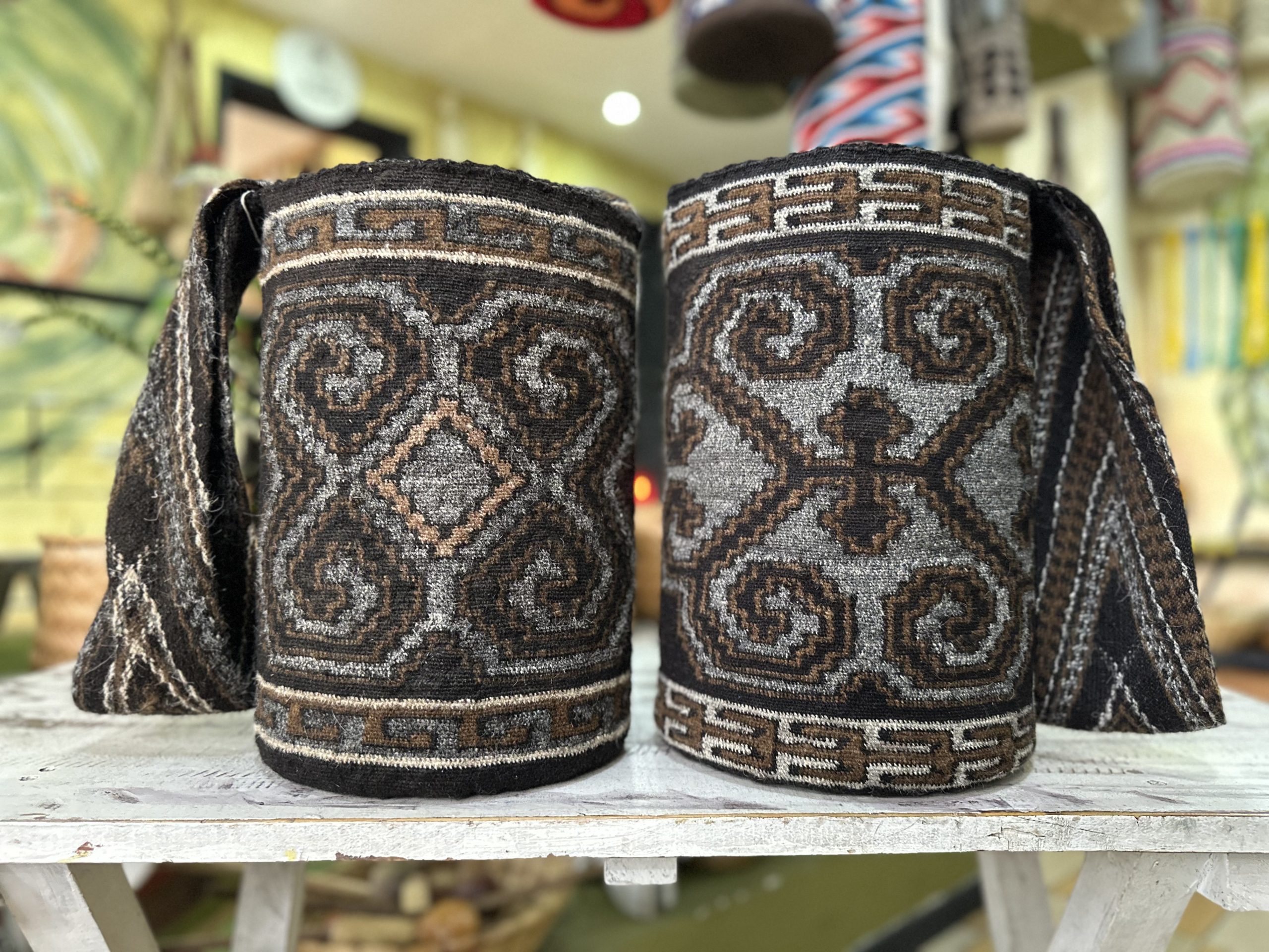 Detalle de tejido Arhuaco con motivo Kaku Serankwa